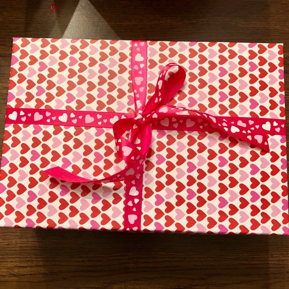 ‼️NEW‼️ HIGH END MAKEUP MYSTERY BOX - Picture 8 of 8